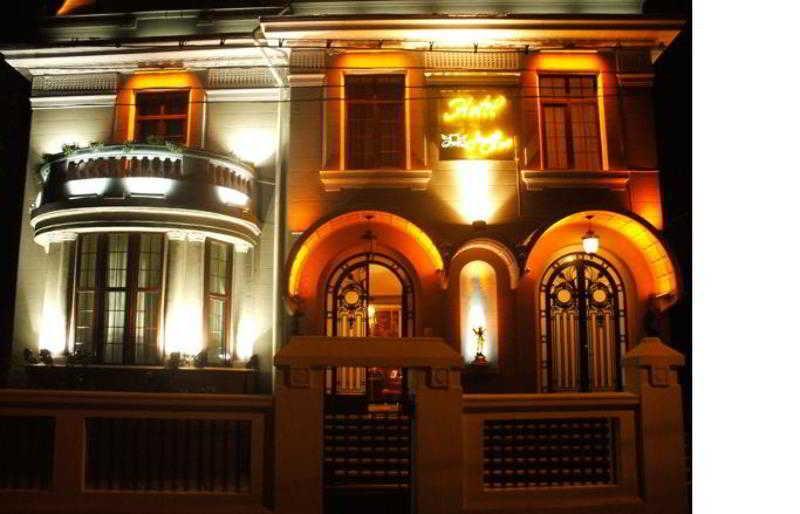 Hotel Angelo D'Oro Ploieşti Exteriör bild