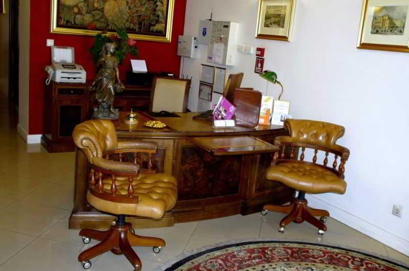 Hotel Angelo D'Oro Ploieşti Exteriör bild