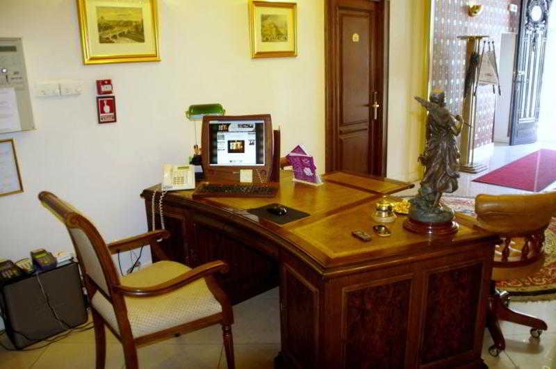 Hotel Angelo D'Oro Ploieşti Exteriör bild