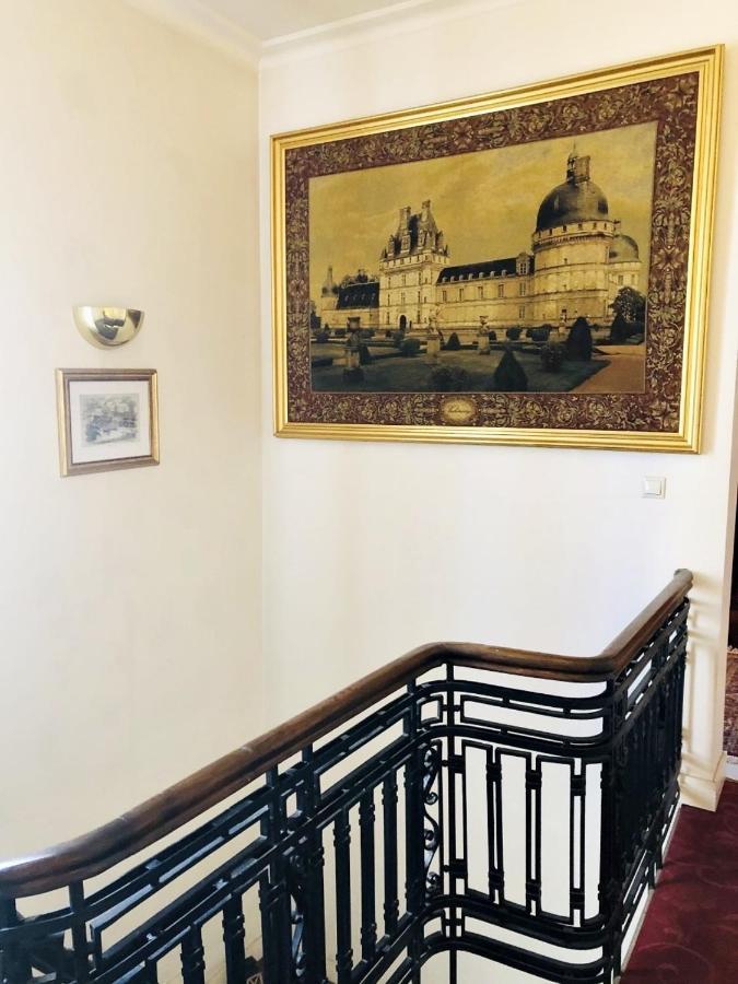 Hotel Angelo D'Oro Ploieşti Exteriör bild