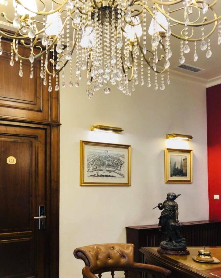 Hotel Angelo D'Oro Ploieşti Exteriör bild