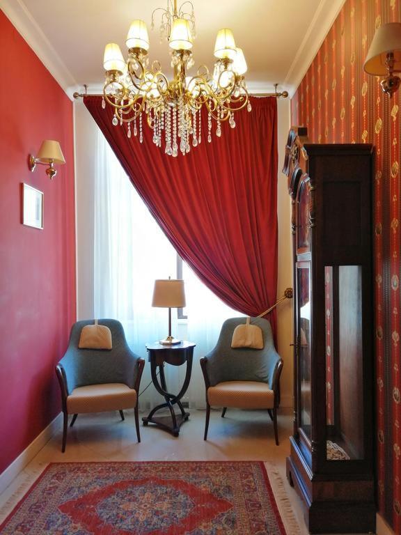 Hotel Angelo D'Oro Ploieşti Exteriör bild