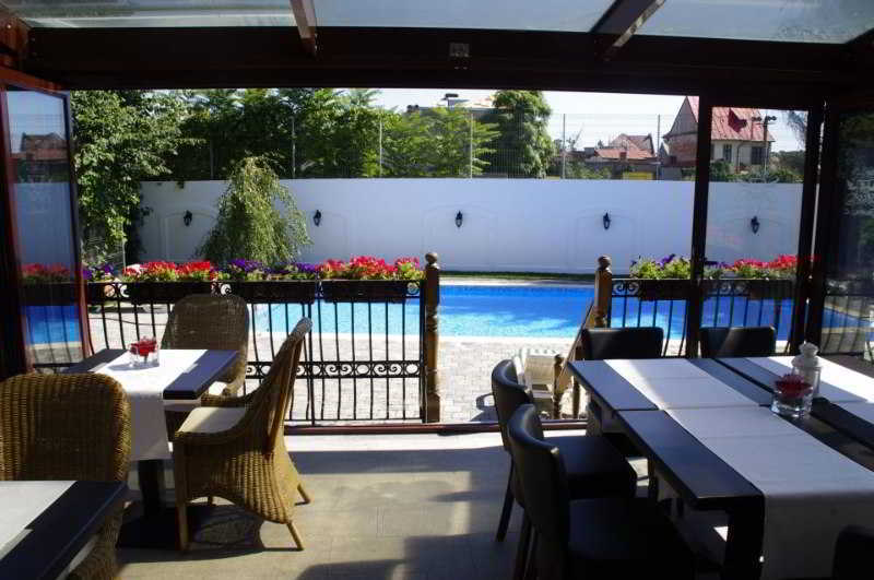 Hotel Angelo D'Oro Ploieşti Exteriör bild