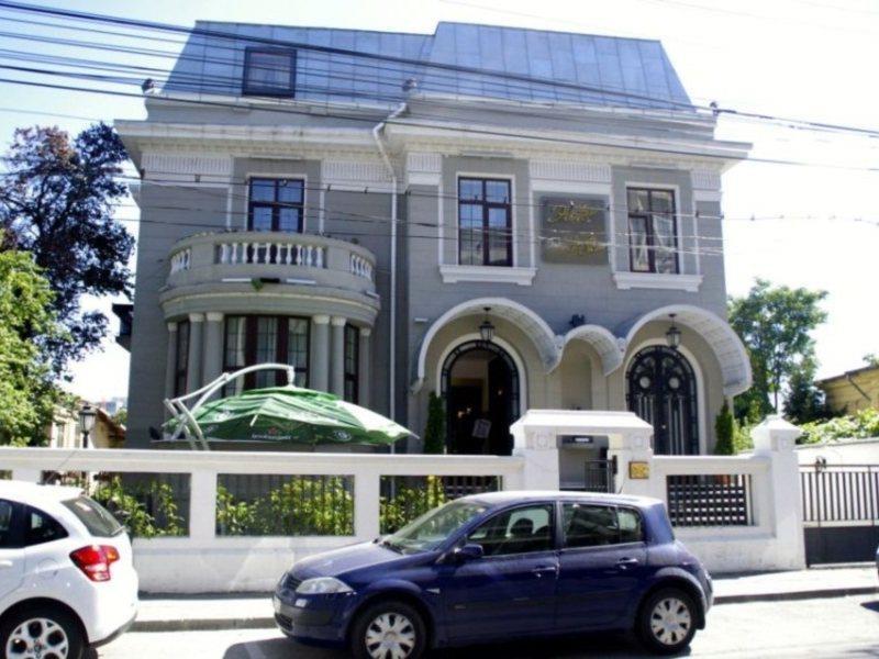 Hotel Angelo D'Oro Ploieşti Exteriör bild