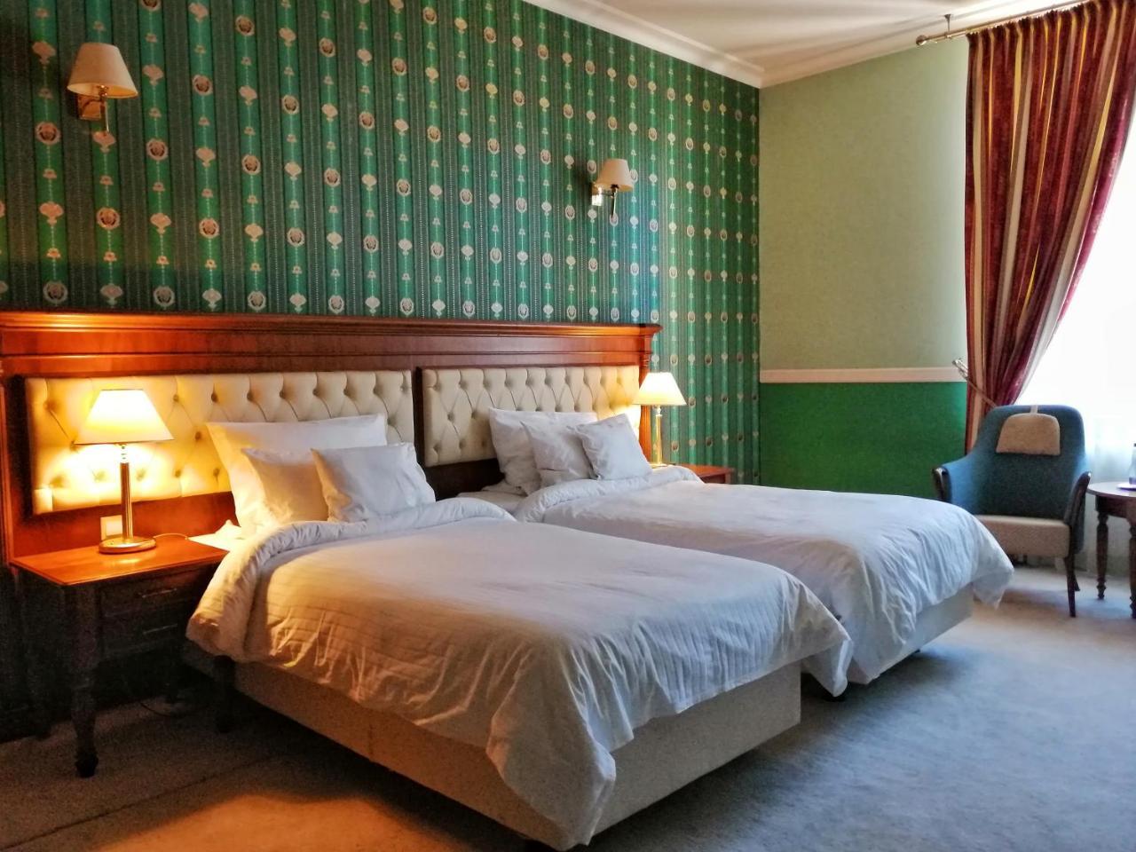 Hotel Angelo D'Oro Ploieşti Exteriör bild
